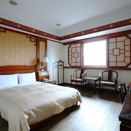 Hua Du Hotel Csilung Kültér fotó