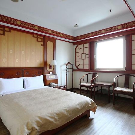 Hua Du Hotel Csilung Kültér fotó