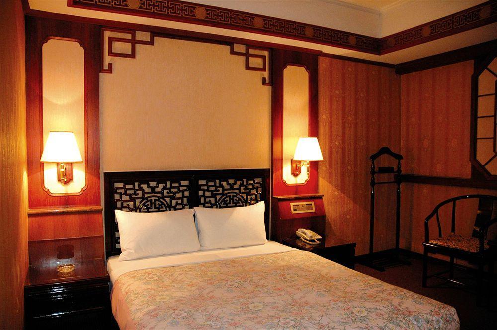 Hua Du Hotel Csilung Kültér fotó