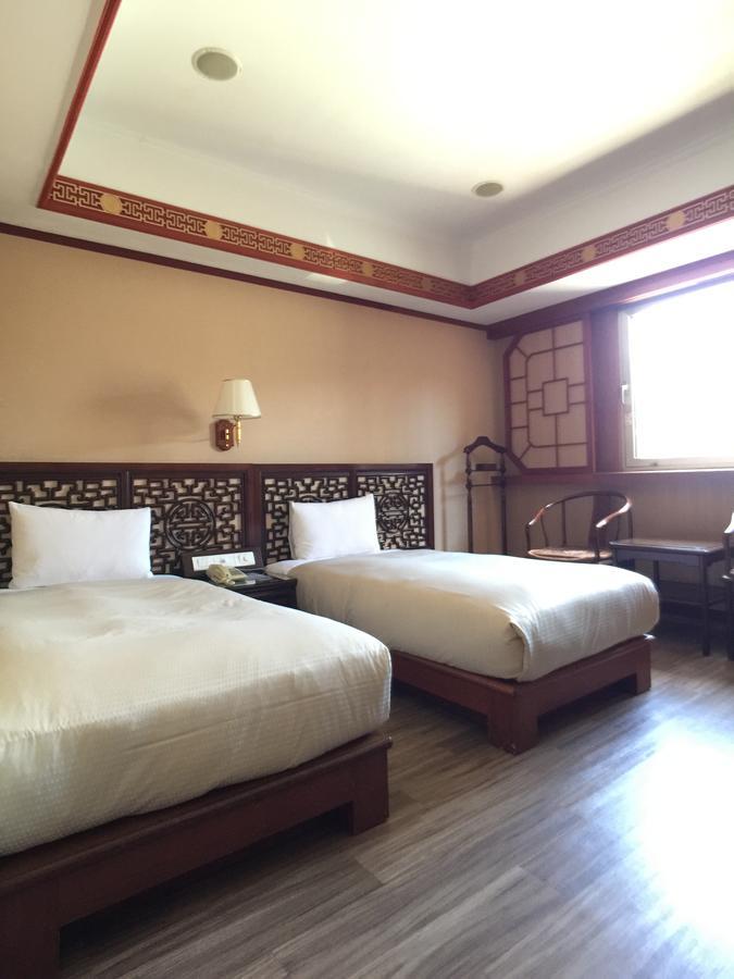 Hua Du Hotel Csilung Kültér fotó