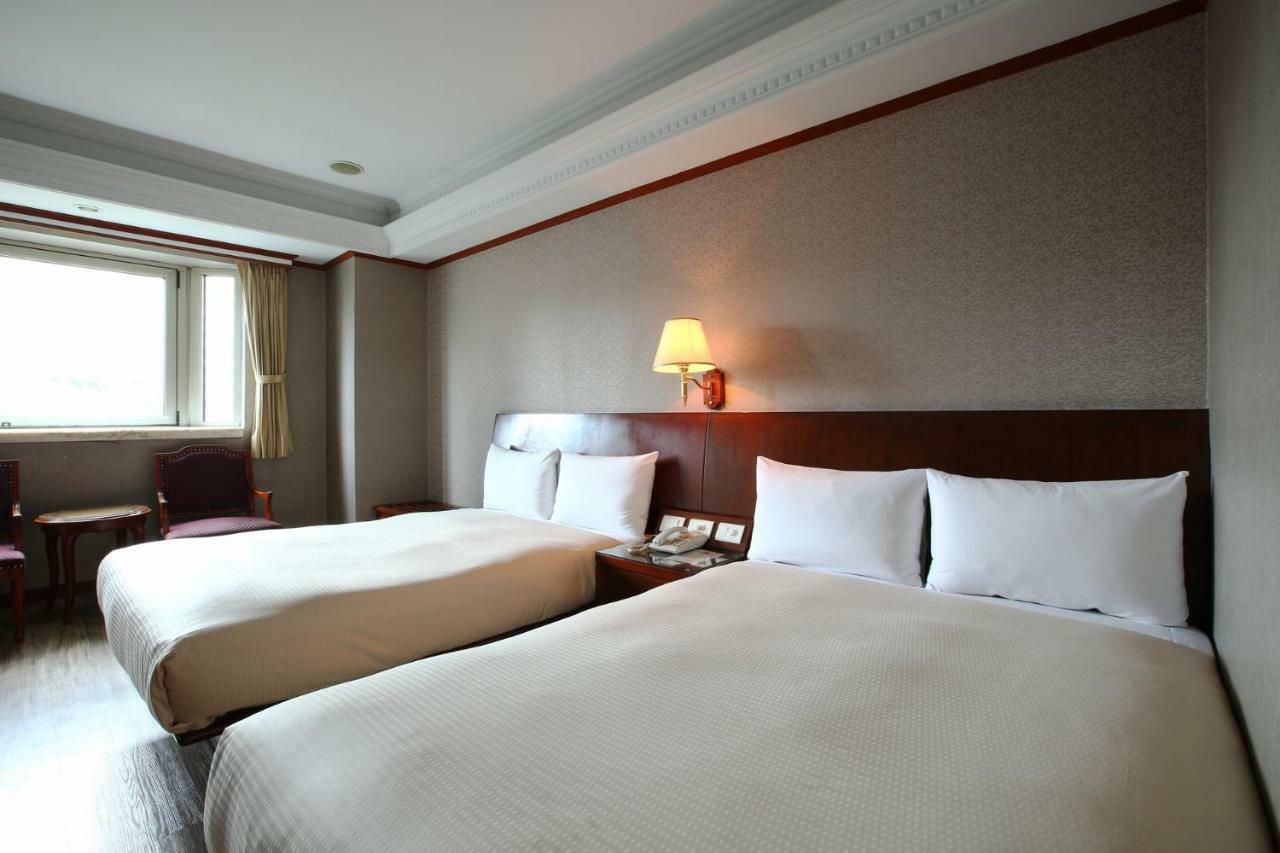 Hua Du Hotel Csilung Kültér fotó