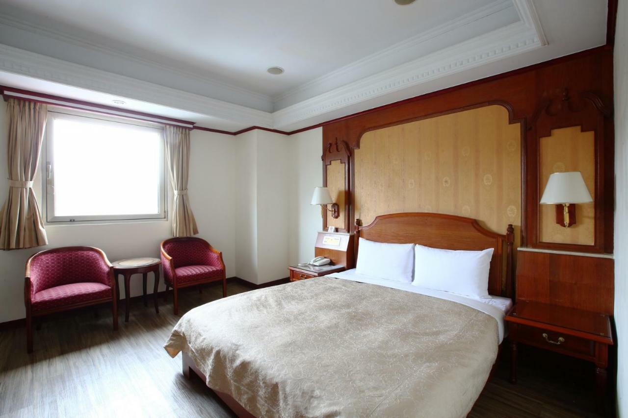 Hua Du Hotel Csilung Kültér fotó