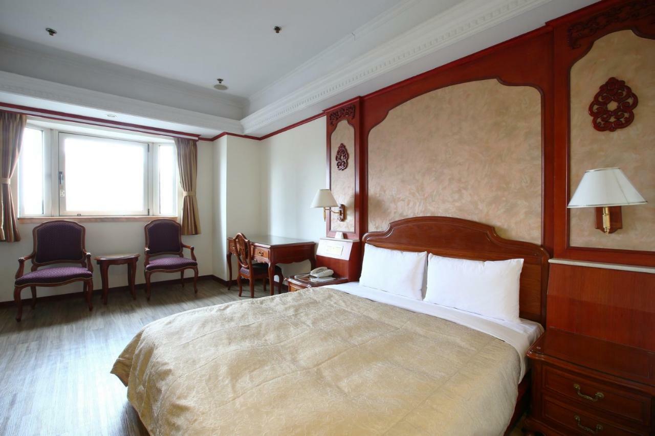 Hua Du Hotel Csilung Kültér fotó