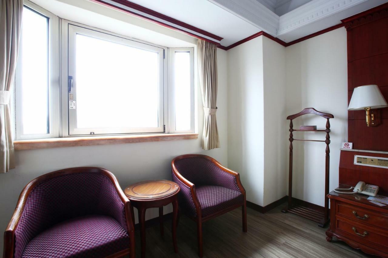Hua Du Hotel Csilung Kültér fotó