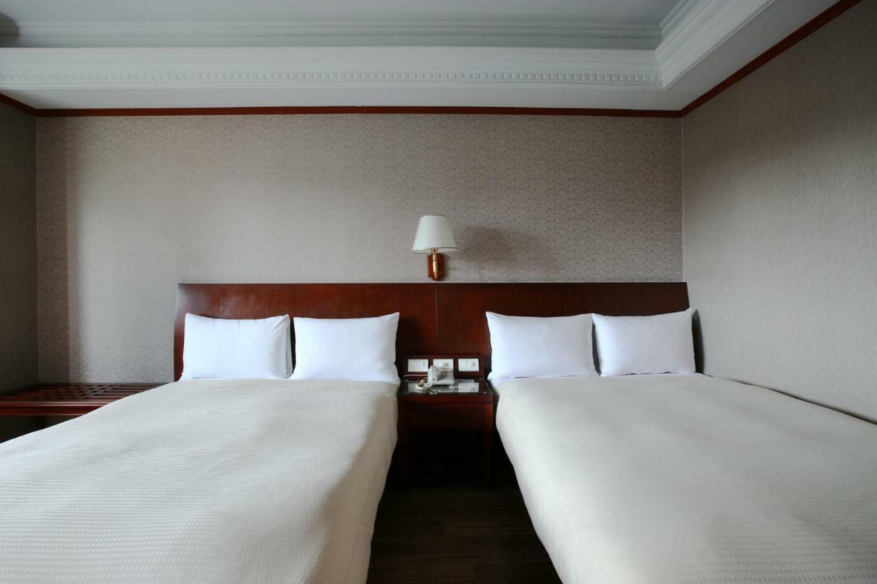 Hua Du Hotel Csilung Kültér fotó