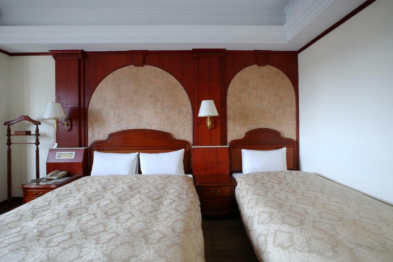 Hua Du Hotel Csilung Kültér fotó